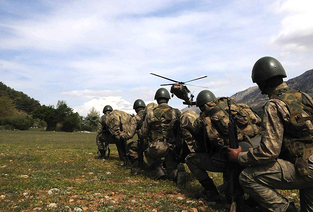 Güvenlik güçleri tepelerine bindi! PKK'lılar kaçacak yer arıyor